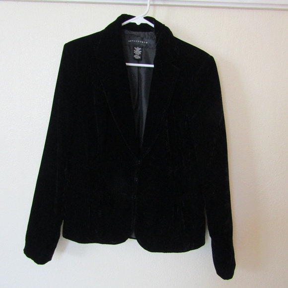Apostrophe Jackets & Blazers - Black Velvet Blazer